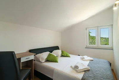 Villa Homeland - Five-Bedroom Home