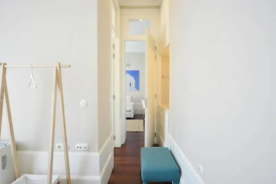 Modern 2-Bedroom Apartment in Porto