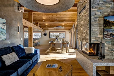 Spacious chalet + clean & breakfast services...