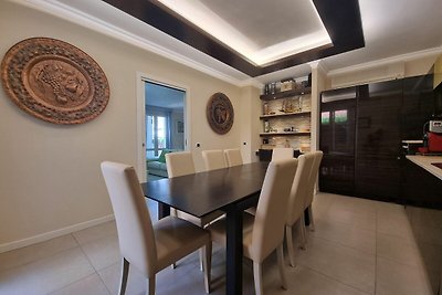 Splendid Villa in Pietrasanta, top location i...