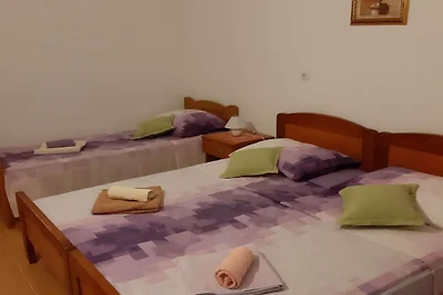 Apartments Franka Saplunara-Triple Room with ...