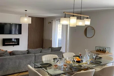 Luxury Apartment Ivo  with Jacuzzi near the b...