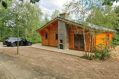 Moderna casa vacanze vicino alla foresta