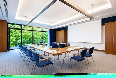 H+ Hotel Wiesbaden Niedernhausen von Sunday...
