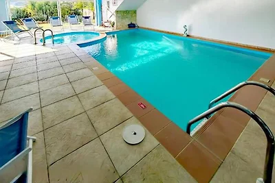 Moderne kretische Familienvilla mit Pool