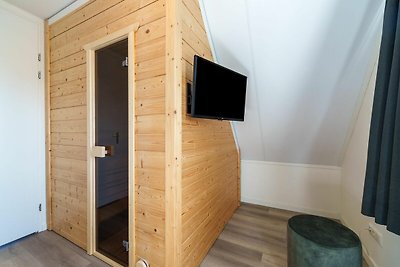 Neues Ferienhaus mit Sauna am Wasser