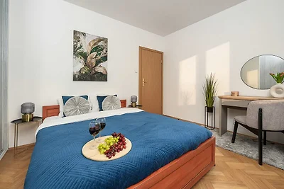 Comfortable Single-Storey House by the Beach