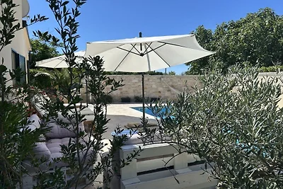 Neue Villa ELMASO****