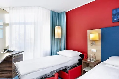 H+ Hotel Köln Brühl by Sunday Hotels Chambre...