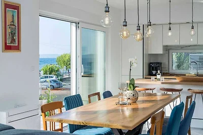 Villa am Meer mit Swimmingpool in Barotul