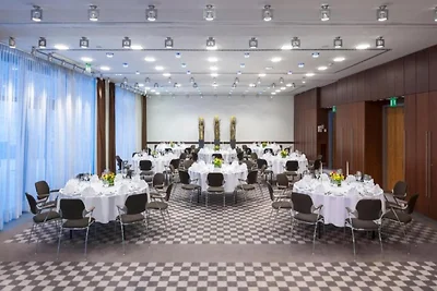 Dorint der Kongresshalle Sunday Hotel Deluxe...