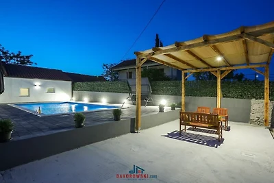 Villa in Glavica mit Schwimmbecken