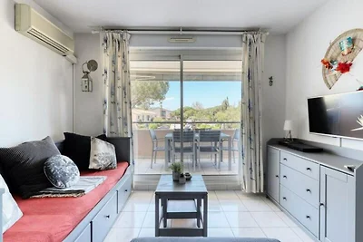 Wohnung in Le Lavandou mit Poolzugang