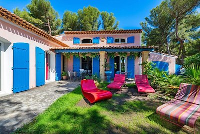 Villa in Martigues met zee strand