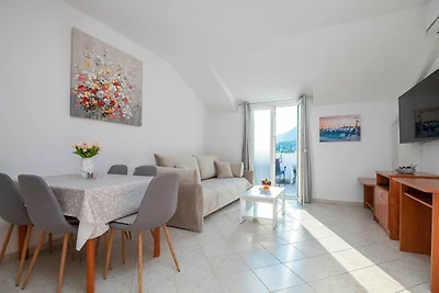Apartments Azzurro- One Bedroom Apartment wit...
