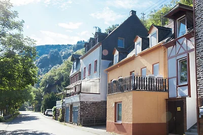 Spaziosa casa vacanze a Briedel vicino al fiu...