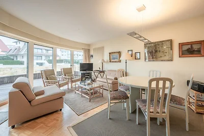 Wohnung in einer Villa mit Terrasse
