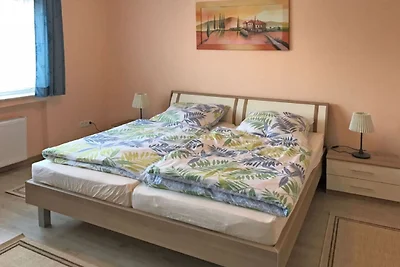 Wohnung in Ellar mit Garten