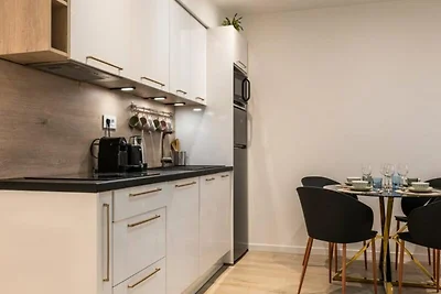 Luxuriöses 3-Zimmer-Apartment, 300 m von den ...