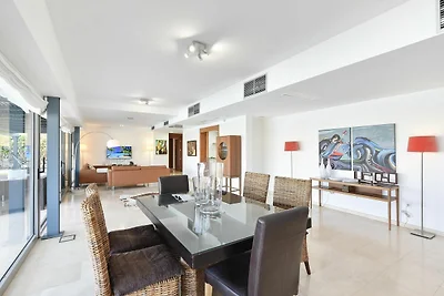 Villa mit Privatpool im Golfresort bei...