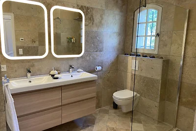Freistehende Villa mit privatem Pool und...