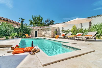 Villa rustica a Orsera con piscina privata