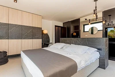 Four Bedroom Villa with pool