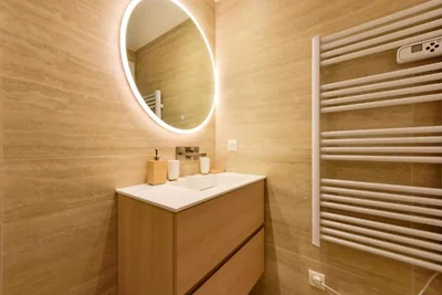 Lussuoso appartamento di 2 locali a 100 metri...