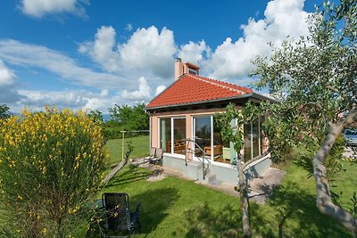 Charmantes Ferienhaus in Zaton mit Garten