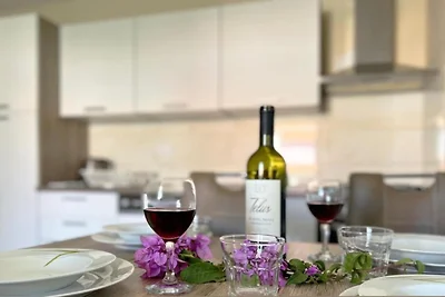 Juliet Orebić Holiday Apartments - Classic Ap...