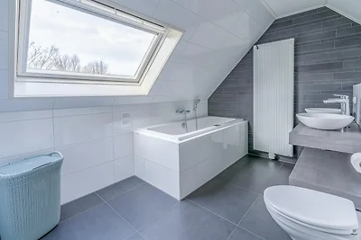 Charmante Villa in der Nähe von Meer und Wald