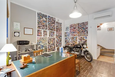 Spaziosa Villa a Empoli con Piscina