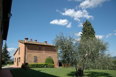 Lovely Farmhouse in Castelfiorentino with...