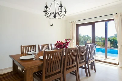 Villa in Kalkan mit Schwimmbecken