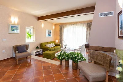 Eingezäuntes Grundstück einer Villa, Salvea