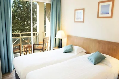 2 Zimmer, 4 Personen, seitlicher Meerblick