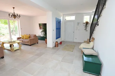 Luxuriöse Villa in Tijarica mit privatem Pool