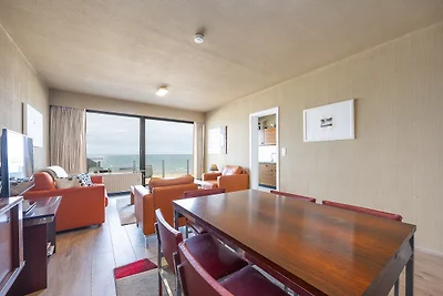 Appartement met een mooi terras en zeezicht