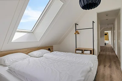 Villa am IJsselmeer mit privatem Steg