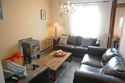 Gemütliches Ferienhaus mit Pool in Borlon