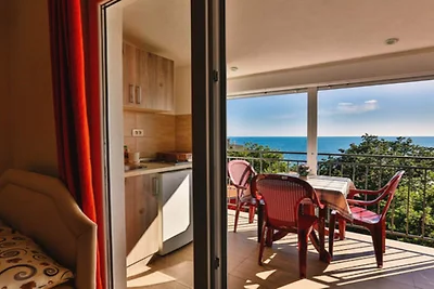 Beachfront Sunset Apartments Sutomore - Studi...
