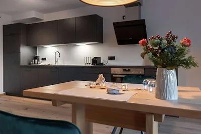 - FORSTGUT Premium Lodge Suiten