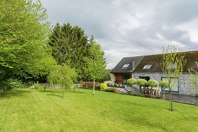 Geräumiges Cottage in Cerfontaine mit Garten