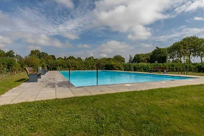 Attraktives Ferienhaus mit Gemeinschaftspool