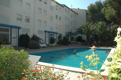 Apartment in LEscala near supermarket