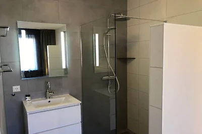 Schöne Lodge in Strandnähe