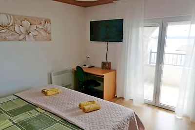 Apartment Libe with Sea View Trogir - Two Bed...