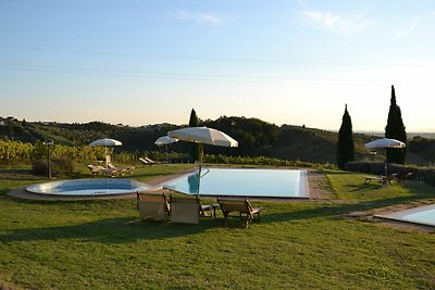 Gemütliches Ferienhaus mit Schwimmbad mit whi...