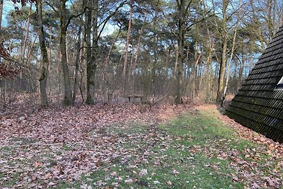 Ferienhaus eines üppigen Waldes in Limburg