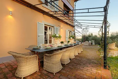 Zeitlose Eleganz Villa in der Nähe von Lucca